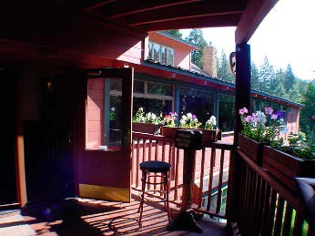 Strawberry Inn 외부 사진